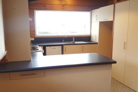 Photo of property in 3 Veale Road, Frankleigh Park, New Plymouth, 4310