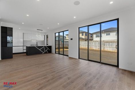 Photo of property in 14 Urney Drive, Flat Bush, Auckland, 2019