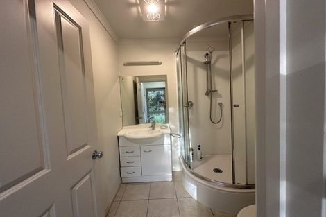 Photo of property in 37 Condor Place, Unsworth Heights, Auckland, 0632