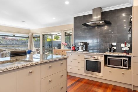 Photo of property in 25 Fairview Terrace, Waipahihi, Taupo, 3330