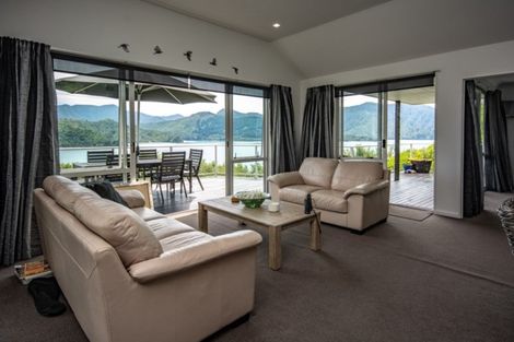 Photo of property in 16 Lawrence Street, Havelock, 7100