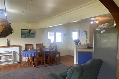 Photo of property in 11 Tawhiti Road, Hawera, 4610