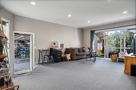 Photo of property in 33e Sanders Avenue, Westown, New Plymouth, 4310