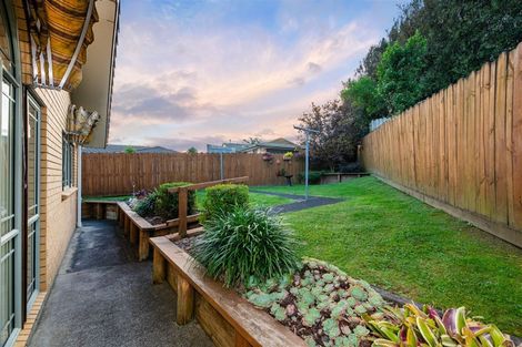 Photo of property in 120 Buscomb Avenue, Henderson, Auckland, 0610