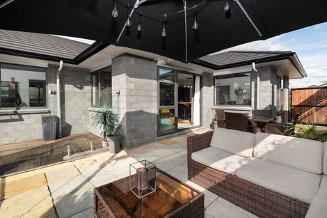 Photo of property in 130 Puhirake Crescent, Pyes Pa, Tauranga, 3112