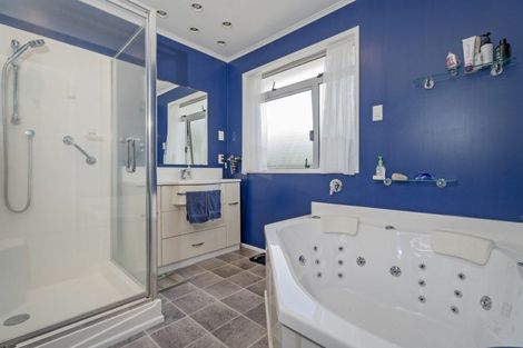 Photo of property in 98 Catherine Crescent, Whitianga, 3510