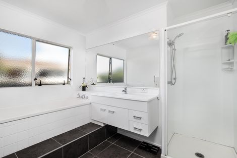 Photo of property in 61 Carnoustie Drive, Wattle Downs, Auckland, 2103