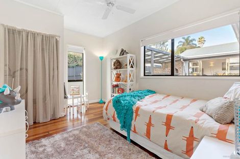 Photo of property in 16 Bannerman Road, Morningside, Auckland, 1022