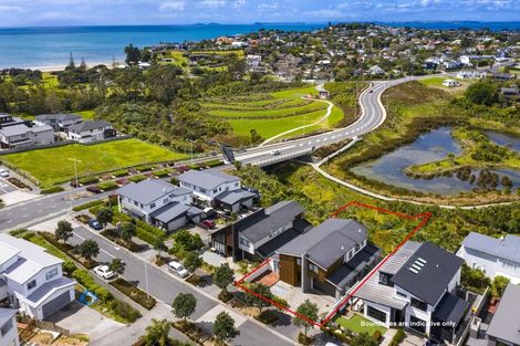 Photo of property in 8 Remuremu Street, Long Bay, Auckland, 0630