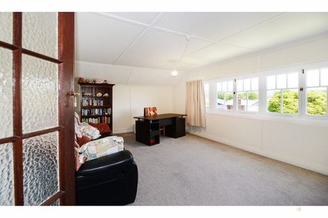 Photo of property in 17 Rhodes Street, Waimate, 7924