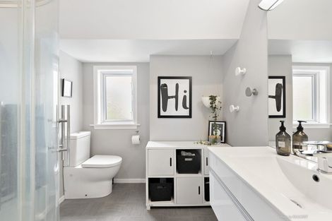 Photo of property in 11 Knoll Street, Island Bay, Wellington, 6023