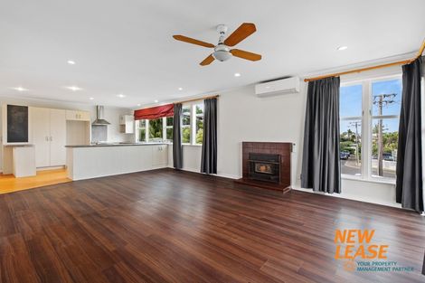 Photo of property in 12 Webb Place, Forrest Hill, Auckland, 0620