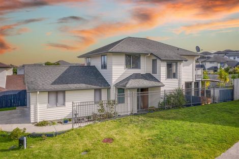 Photo of property in 18 Maylee Crescent, Gulf Harbour, Whangaparaoa, 0930