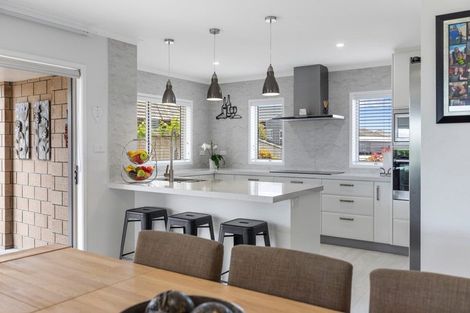 Photo of property in 30 Cupples Street, Papamoa Beach, Papamoa, 3118