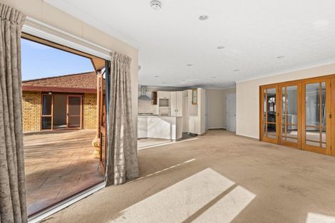 Photo of property in 16 Knightsbridge Place, Taradale, Napier, 4112