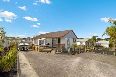 Photo of property in 34a Riserra Drive, Ranui, Auckland, 0612