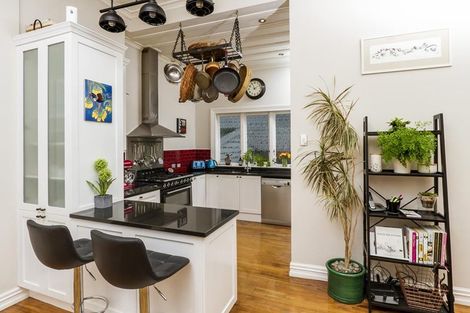 Photo of property in 7 Tui Glen Road, Birkenhead, Auckland, 0626