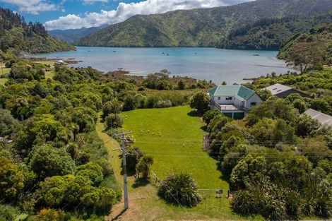 Photo of property in 571 Port Underwood Road, Whatamango Bay, Picton, 7281