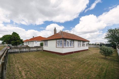 Photo of property in 24 Thames Street, Roslyn, Palmerston North, 4414