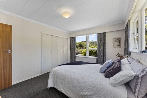 Photo of property in 18a Hawthorn Crescent, Stokes Valley, Lower Hutt, 5019