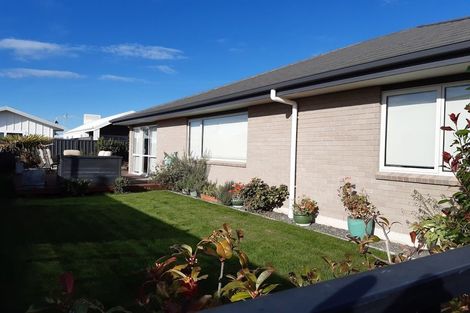 Photo of property in 33 Whakatomo Place, Havelock North, 4130