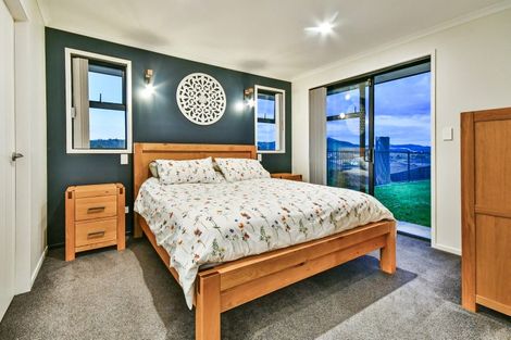 Photo of property in 16 James Elliot Way, Pokeno, 2402