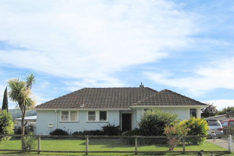 Photo of property in 42 Cambridge Terrace, Kaiti, Gisborne, 4010