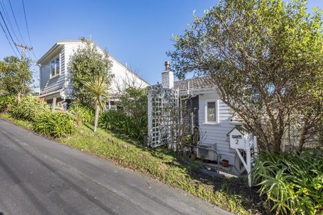 Photo of property in 2 Hudson Street, Island Bay, Wellington, 6023