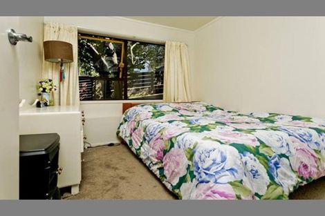 Photo of property in 33 Sequoia Place, Sunnynook, Auckland, 0620