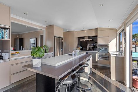 Photo of property in 137 Stapleford Crescent, Browns Bay, Auckland, 0630