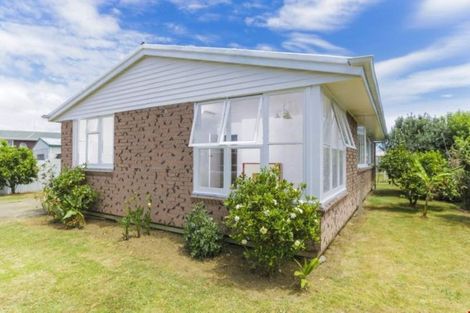 Photo of property in 49 Convair Crescent, Mangere, Auckland, 2022