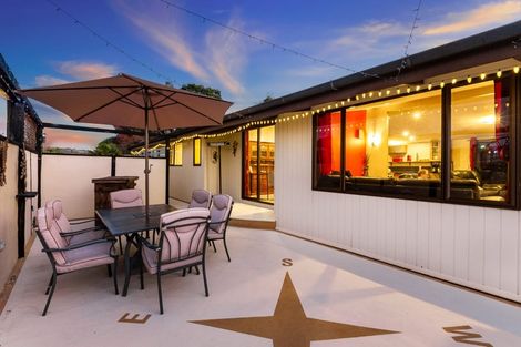 Photo of property in 16 Karaka Grove, Raumati Beach, Paraparaumu, 5032