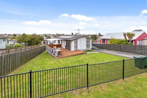 Photo of property in 71 Etherton Drive, Weymouth, Auckland, 2103
