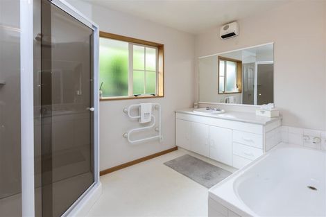 Photo of property in 10 Tavistock Place, Russley, Christchurch, 8042