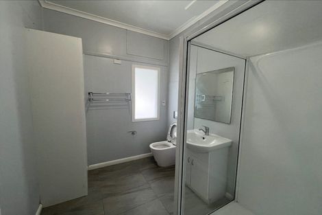 Photo of property in 98/98a Weraroa Road, Levin, 5510