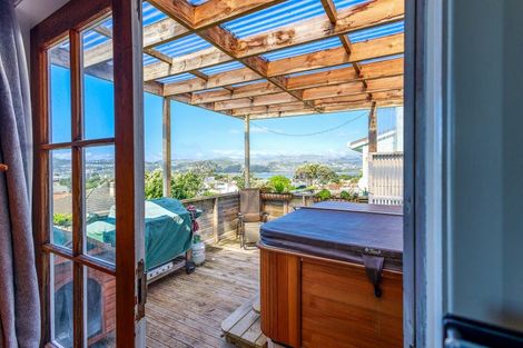 Photo of property in 3 Piko Street, Titahi Bay, Porirua, 5022