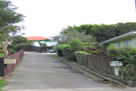 Photo of property in 12 Bloomsbury Grove, Newlands, Wellington, 6037