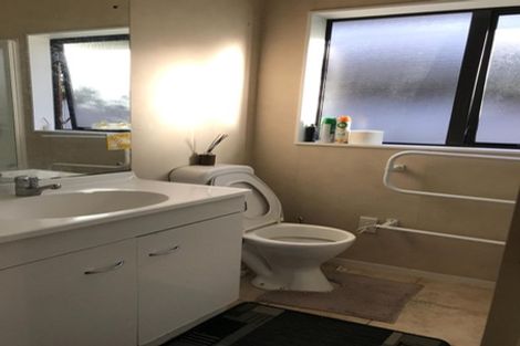 Photo of property in 9 Stellata Court, Randwick Park, Auckland, 2105