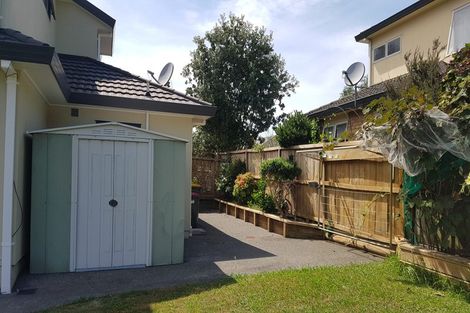 Photo of property in 16 Fearnley Grove, Albany, Auckland, 0632