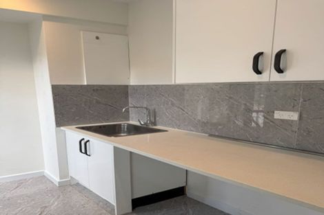 Photo of property in 77 Masons Road, Oteha, Auckland, 0632