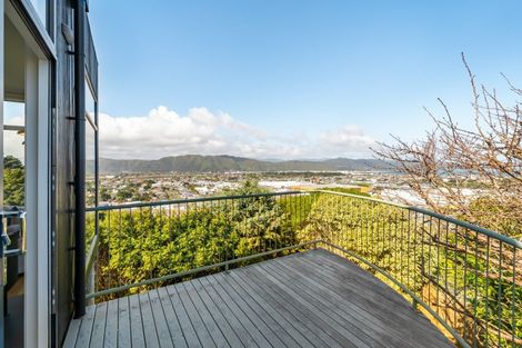 Photo of property in 24 Magnolia Grove, Maungaraki, Lower Hutt, 5010