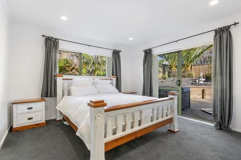 Photo of property in 24 Chelmsley Avenue, Henderson, Auckland, 0612