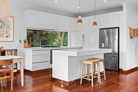 Photo of property in 63 Whiteley Street, Moturoa, New Plymouth, 4310