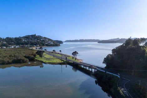 Photo of property in Bridgewater Apartments, 201/7 Te Rangi Cross Road, Paihia, 0200