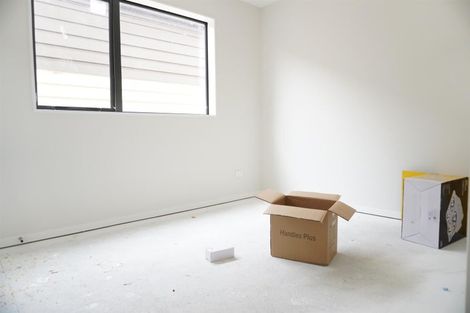 Photo of property in 15 Combat Street, Papakura, 2110