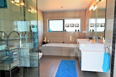 Photo of property in 1 Kotare Heights, Kerikeri, 0230