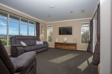 Photo of property in 21 Katania Heights, Brightwater, 7022