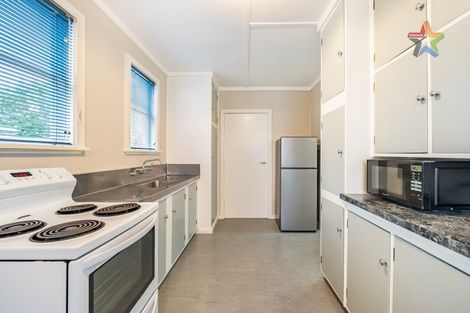 Photo of property in 38 Hunter Street, Taita, Lower Hutt, 5011