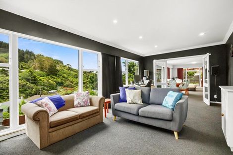 Photo of property in 33 Chester Road, Tawa, Wellington, 5028