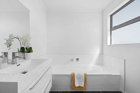 Photo of property in 2a Garnett Avenue, Forest Lake, Hamilton, 3200